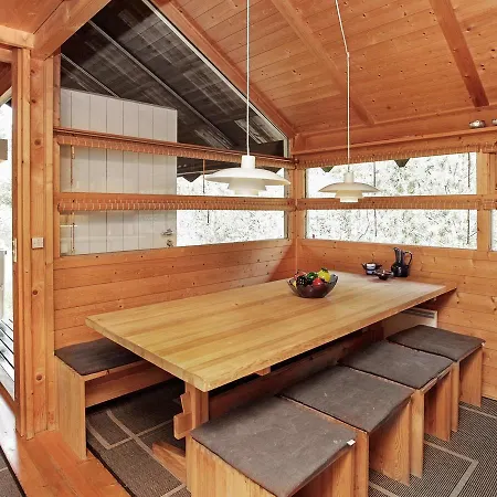 Three-bedroom Holiday In 5