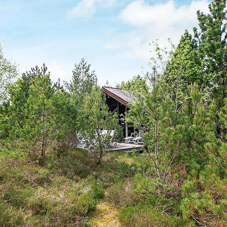 Three-bedroom Holiday In 5 Ålbæk