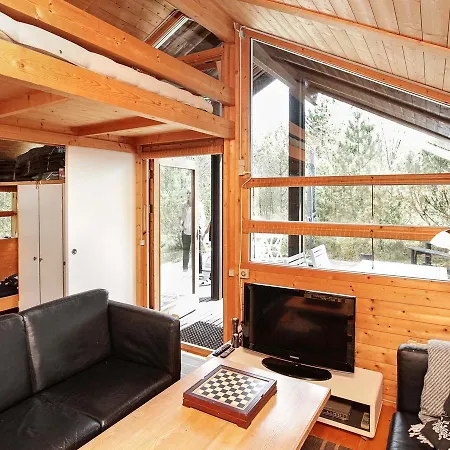 Three-bedroom Holiday In 5 Dom wakacyjny *