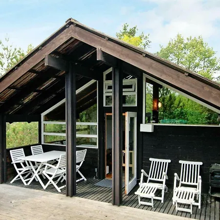 Three-bedroom Holiday In 5 * Ålbæk