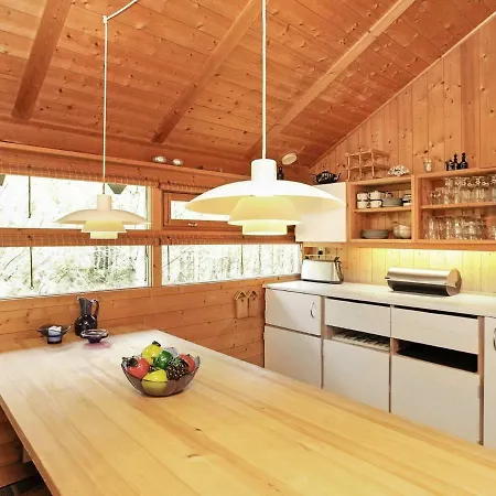 Dom wakacyjny Three-bedroom Holiday In 5 *
